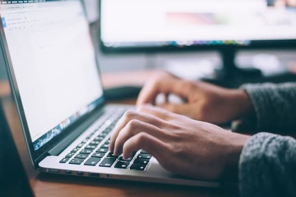Comment mettre en place un programme de mentorat pour les employés en début de carrière?