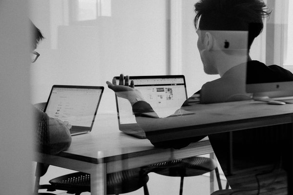 Quels sont les aspects juridiques de la mise en place d'un système de gestion des compétences en entreprise ?