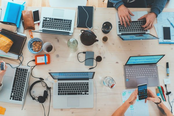 Quels sont les principaux défis de la gestion de la chaîne logistique dans une entreprise de commerce électronique ?