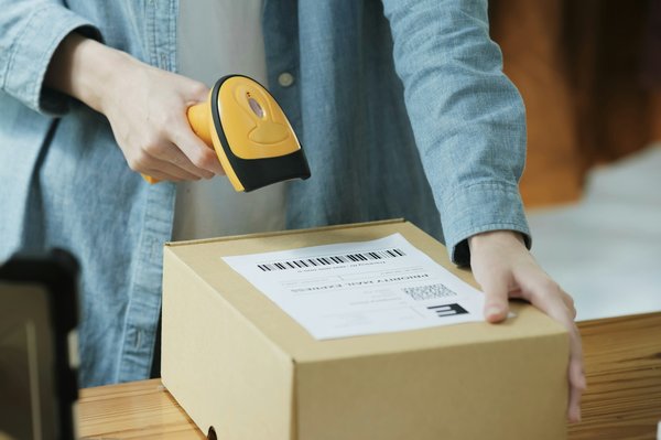 Comprendre l’importance du code-barre dans le commerce moderne